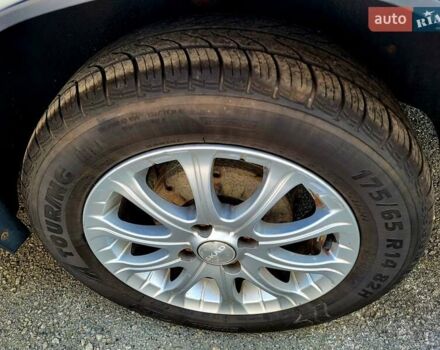 ВАЗ 2190 Гранта 2013 у Чернігові на Automoto.ua Білий ВАЗ 2190 Гранта, об'ємом двигуна 1.6 л та пробігом 111 тис. км за 3800 $, фото 22 на Automoto.ua