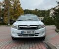 Белый ВАЗ 2190 Гранта, объемом двигателя 1.6 л и пробегом 150 тыс. км за 3600 $, фото 1 на Automoto.ua