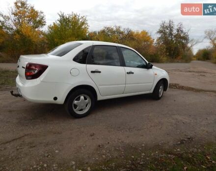 Белый ВАЗ 2190 Гранта, объемом двигателя 1.6 л и пробегом 107 тыс. км за 4000 $, фото 5 на Automoto.ua