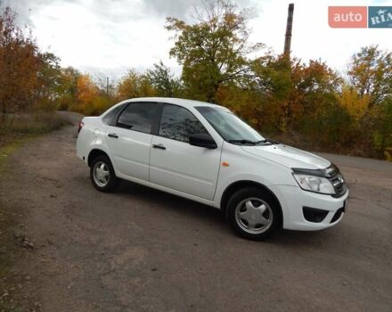 Белый ВАЗ 2190 Гранта, объемом двигателя 1.6 л и пробегом 107 тыс. км за 4000 $, фото 1 на Automoto.ua