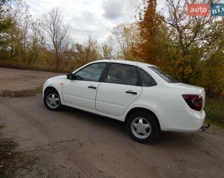 Белый ВАЗ 2190 Гранта, объемом двигателя 1.6 л и пробегом 107 тыс. км за 4000 $, фото 6 на Automoto.ua