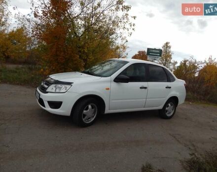 Белый ВАЗ 2190 Гранта, объемом двигателя 1.6 л и пробегом 107 тыс. км за 4000 $, фото 3 на Automoto.ua