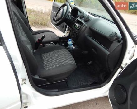 Белый ВАЗ 2190 Гранта, объемом двигателя 1.6 л и пробегом 107 тыс. км за 4000 $, фото 15 на Automoto.ua