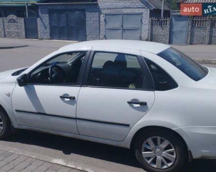 Білий ВАЗ 2190 Гранта, об'ємом двигуна 1.6 л та пробігом 120 тис. км за 4000 $, фото 2 на Automoto.ua