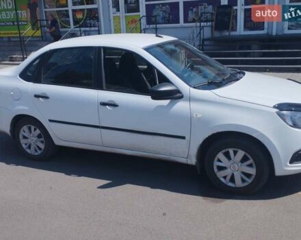 Білий ВАЗ 2190 Гранта, об'ємом двигуна 1.6 л та пробігом 120 тис. км за 4000 $, фото 3 на Automoto.ua