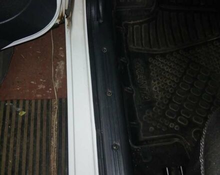 Білий ВАЗ 2190 Гранта, об'ємом двигуна 1.6 л та пробігом 13 тис. км за 7700 $, фото 13 на Automoto.ua