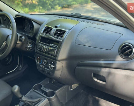 Білий ВАЗ 2190 Гранта, об'ємом двигуна 1.6 л та пробігом 14 тис. км за 6800 $, фото 24 на Automoto.ua