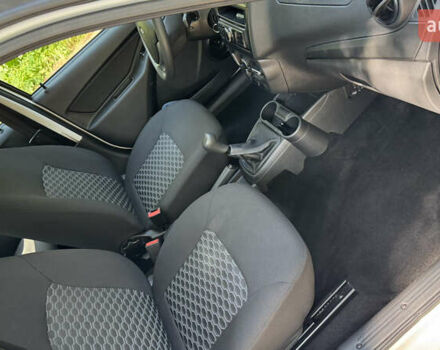 Білий ВАЗ 2190 Гранта, об'ємом двигуна 1.6 л та пробігом 14 тис. км за 6800 $, фото 25 на Automoto.ua