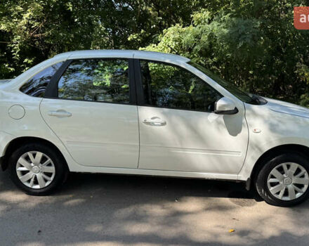 ВАЗ 2190 Гранта 2021 в Виннице на Automoto.ua Белый ВАЗ 2190 Гранта, объемом двигателя 1.6 л и пробегом 14 тыс. км за 6300 $, фото 6 на Automoto.ua