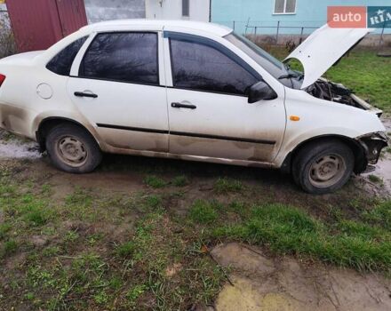 Білий ВАЗ 2190 Гранта, об'ємом двигуна 1.6 л та пробігом 189 тис. км за 1500 $, фото 1 на Automoto.ua