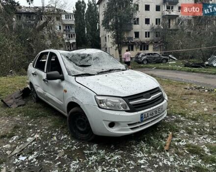 Білий ВАЗ 2190 Гранта, об'ємом двигуна 1.6 л та пробігом 120 тис. км за 1350 $, фото 1 на Automoto.ua