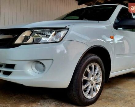 Білий ВАЗ 2190 Гранта, об'ємом двигуна 1.6 л та пробігом 111 тис. км за 3800 $, фото 1 на Automoto.ua