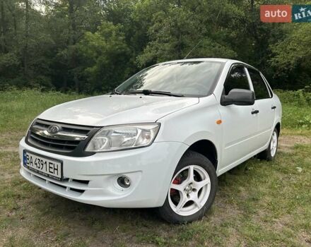 Белый ВАЗ 2190 Гранта, объемом двигателя 1.6 л и пробегом 75 тыс. км за 4100 $, фото 1 на Automoto.ua