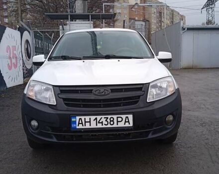 Белый ВАЗ 2190 Гранта, объемом двигателя 1.6 л и пробегом 180 тыс. км за 3400 $, фото 1 на Automoto.ua