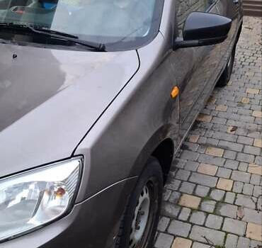 Бежевий ВАЗ 2190 Гранта, об'ємом двигуна 1.6 л та пробігом 178 тис. км за 2597 $, фото 2 на Automoto.ua