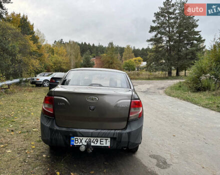 Коричневий ВАЗ 2190 Гранта, об'ємом двигуна 1.6 л та пробігом 150 тис. км за 1850 $, фото 3 на Automoto.ua