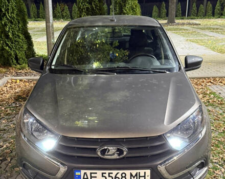 Коричневый ВАЗ 2190 Гранта, объемом двигателя 1.6 л и пробегом 32 тыс. км за 7100 $, фото 1 на Automoto.ua