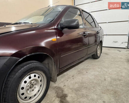 ВАЗ 2190 Гранта 2013 у Бердичеве на Automoto.ua Червоний ВАЗ 2190 Гранта, об'ємом двигуна 1.6 л та пробігом 290 тис. км за 1700 $, фото 10 на Automoto.ua
