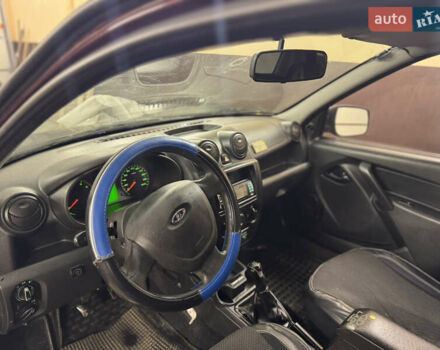 ВАЗ 2190 Гранта 2013 у Бердичеве на Automoto.ua Червоний ВАЗ 2190 Гранта, об'ємом двигуна 1.6 л та пробігом 290 тис. км за 1700 $, фото 16 на Automoto.ua