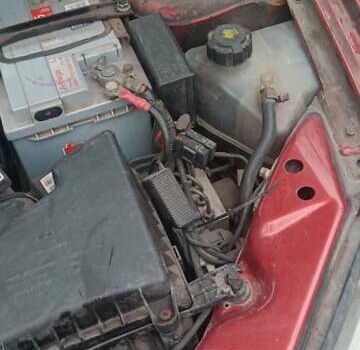 Красный ВАЗ 2190 Гранта, объемом двигателя 1.6 л и пробегом 155 тыс. км за 2550 $, фото 9 на Automoto.ua