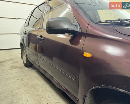 ВАЗ 2190 Гранта 2013 у Бердичеве на Automoto.ua Червоний ВАЗ 2190 Гранта, об'ємом двигуна 1.6 л та пробігом 290 тис. км за 1700 $, фото 13 на Automoto.ua