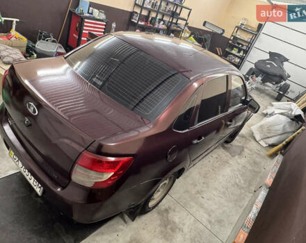 ВАЗ 2190 Гранта 2013 у Бердичеве на Automoto.ua Червоний ВАЗ 2190 Гранта, об'ємом двигуна 1.6 л та пробігом 290 тис. км за 1700 $, фото 8 на Automoto.ua