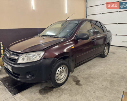 ВАЗ 2190 Гранта 2013 у Бердичеве на Automoto.ua Червоний ВАЗ 2190 Гранта, об'ємом двигуна 1.6 л та пробігом 290 тис. км за 1700 $, фото 1 на Automoto.ua