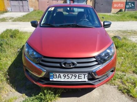 ВАЗ 2190 Гранта 2021 у Кропивницькому (Кіровограді) на Automoto.ua Червоний ВАЗ 2190 Гранта, об'ємом двигуна 1.6 л та пробігом 4 тис. км за 6500 $, фото 1 на Automoto.ua