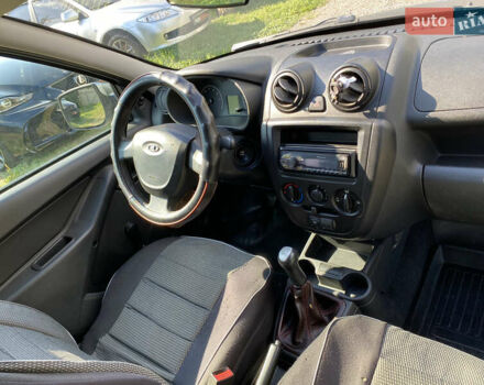 Серый ВАЗ 2190 Гранта, объемом двигателя 1.6 л и пробегом 165 тыс. км за 1988 $, фото 12 на Automoto.ua