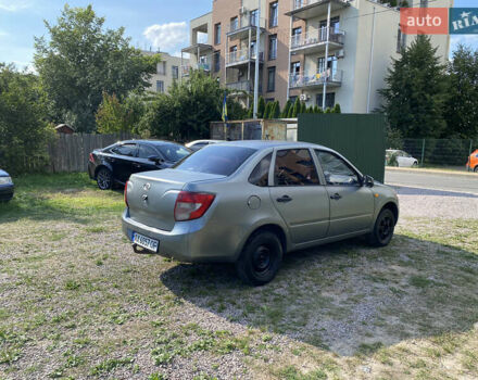 Серый ВАЗ 2190 Гранта, объемом двигателя 1.6 л и пробегом 165 тыс. км за 1988 $, фото 2 на Automoto.ua