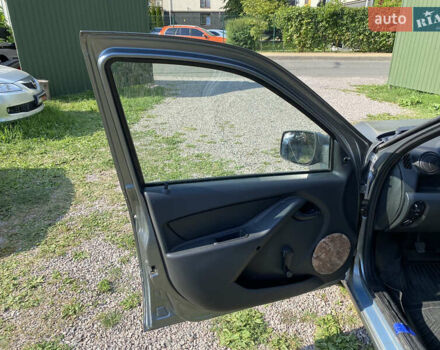 Серый ВАЗ 2190 Гранта, объемом двигателя 1.6 л и пробегом 165 тыс. км за 1988 $, фото 7 на Automoto.ua