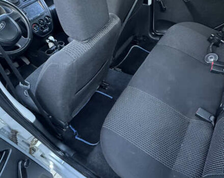 Серый ВАЗ 2190 Гранта, объемом двигателя 1.6 л и пробегом 77 тыс. км за 1950 $, фото 5 на Automoto.ua