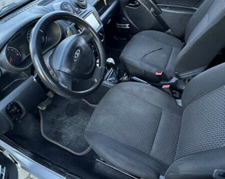 Серый ВАЗ 2190 Гранта, объемом двигателя 1.6 л и пробегом 77 тыс. км за 1950 $, фото 4 на Automoto.ua