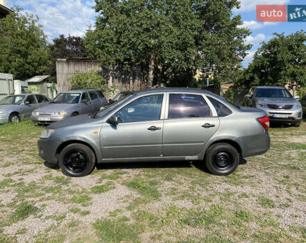 Серый ВАЗ 2190 Гранта, объемом двигателя 1.6 л и пробегом 165 тыс. км за 1988 $, фото 1 на Automoto.ua