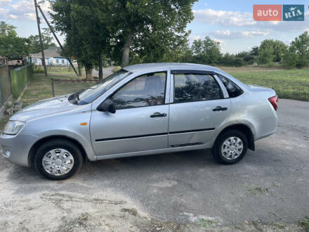 ВАЗ 2190 Гранта 2012 в Новоукраинке на Automoto.ua Серый ВАЗ 2190 Гранта, объемом двигателя 1.6 л и пробегом 130 тыс. км за 2800 $, фото 1 на Automoto.ua