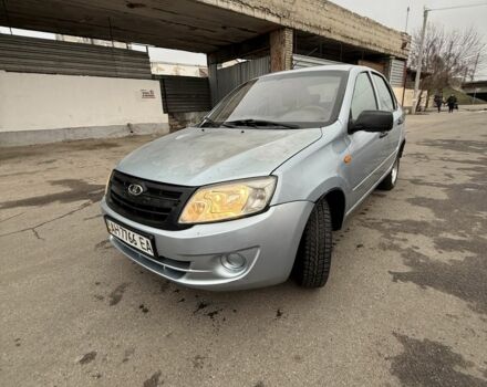 Серый ВАЗ 2190 Гранта, объемом двигателя 1.6 л и пробегом 188 тыс. км за 1650 $, фото 1 на Automoto.ua