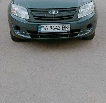 Серый ВАЗ 2190 Гранта, объемом двигателя 1.6 л и пробегом 10 тыс. км за 4000 $, фото 1 на Automoto.ua