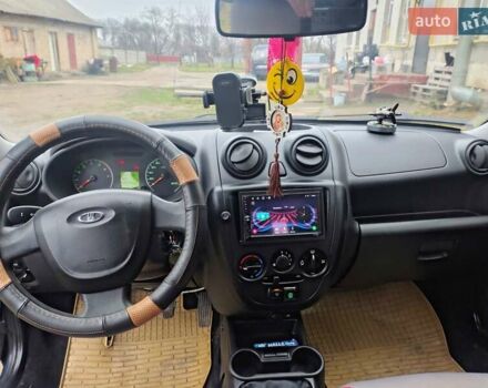 Синий ВАЗ 2190 Гранта, объемом двигателя 1.6 л и пробегом 384 тыс. км за 1800 $, фото 3 на Automoto.ua