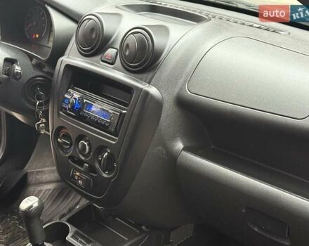 Синий ВАЗ 2190 Гранта, объемом двигателя 1.6 л и пробегом 130 тыс. км за 2300 $, фото 24 на Automoto.ua