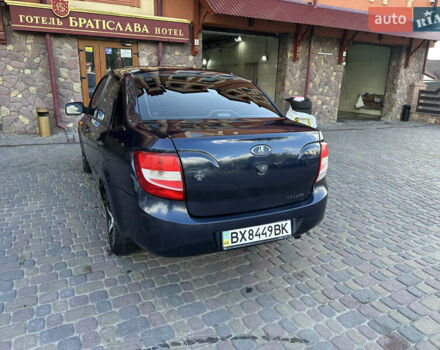 Синий ВАЗ 2190 Гранта, объемом двигателя 1.6 л и пробегом 240 тыс. км за 3555 $, фото 3 на Automoto.ua