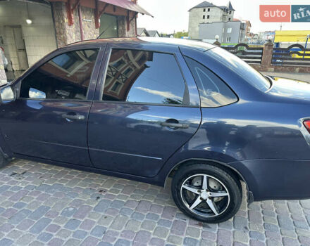 Синий ВАЗ 2190 Гранта, объемом двигателя 1.6 л и пробегом 240 тыс. км за 3555 $, фото 2 на Automoto.ua