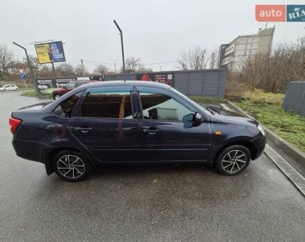Синий ВАЗ 2190 Гранта, объемом двигателя 1.6 л и пробегом 195 тыс. км за 4000 $, фото 2 на Automoto.ua