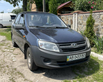 Синий ВАЗ 2190 Гранта, объемом двигателя 1.6 л и пробегом 259 тыс. км за 2200 $, фото 1 на Automoto.ua