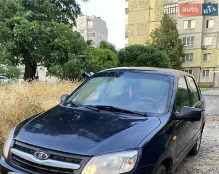 Синий ВАЗ 2190 Гранта, объемом двигателя 1.6 л и пробегом 102 тыс. км за 3000 $, фото 1 на Automoto.ua