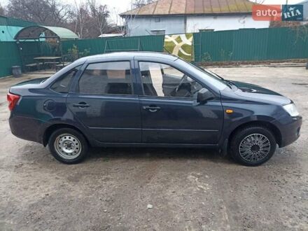 ВАЗ 2190 Гранта 2013 у Лебедине на Automoto.ua Синій ВАЗ 2190 Гранта, об'ємом двигуна 1.6 л та пробігом 111 тис. км за 3600 $, фото 1 на Automoto.ua