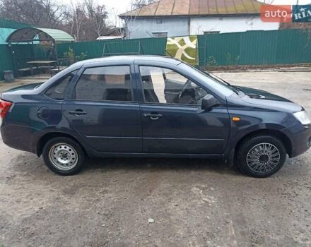 Синий ВАЗ 2190 Гранта, объемом двигателя 1.6 л и пробегом 111 тыс. км за 3600 $, фото 1 на Automoto.ua