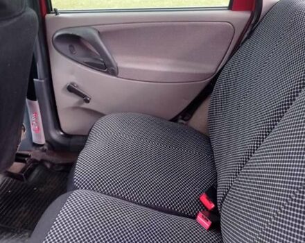 Красный ВАЗ 2194 Kalina, объемом двигателя 1.6 л и пробегом 289 тыс. км за 1900 $, фото 6 на Automoto.ua