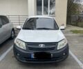 Белый ВАЗ Гранта, объемом двигателя 1.6 л и пробегом 111 тыс. км за 3000 $, фото 1 на Automoto.ua