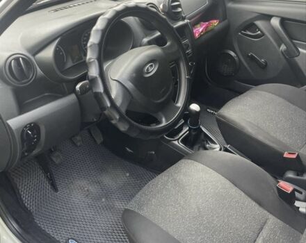 Белый ВАЗ Гранта, объемом двигателя 1.6 л и пробегом 111 тыс. км за 3000 $, фото 4 на Automoto.ua