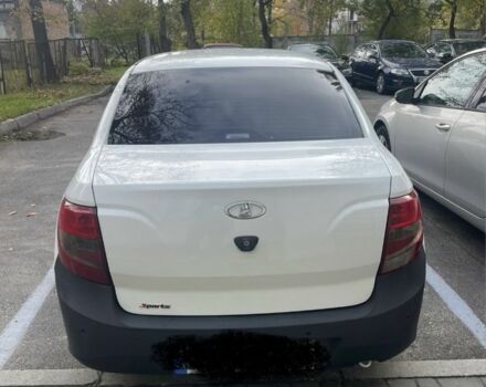 Белый ВАЗ Гранта, объемом двигателя 1.6 л и пробегом 111 тыс. км за 3000 $, фото 2 на Automoto.ua